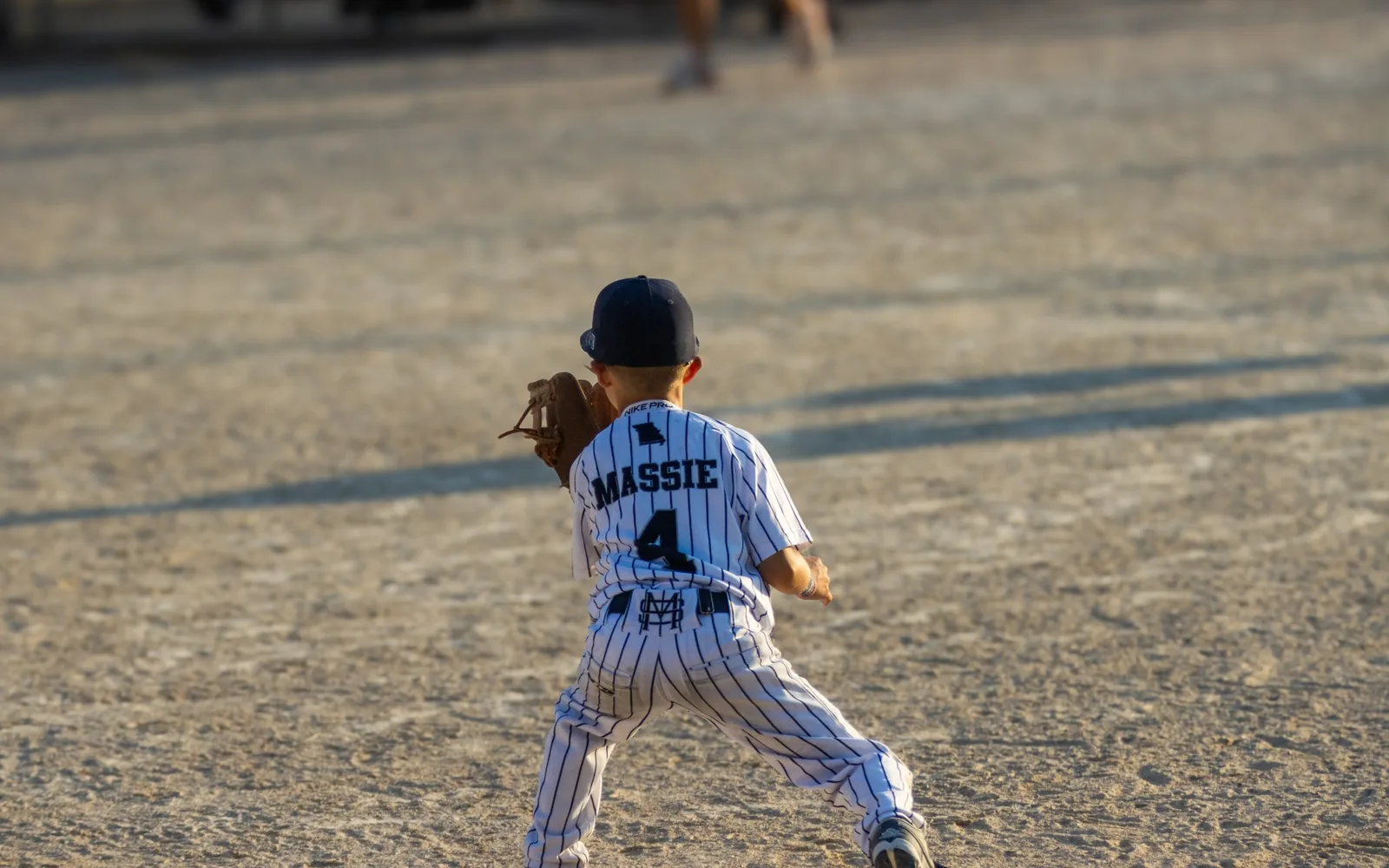 Missouri Steel player fielding a ball