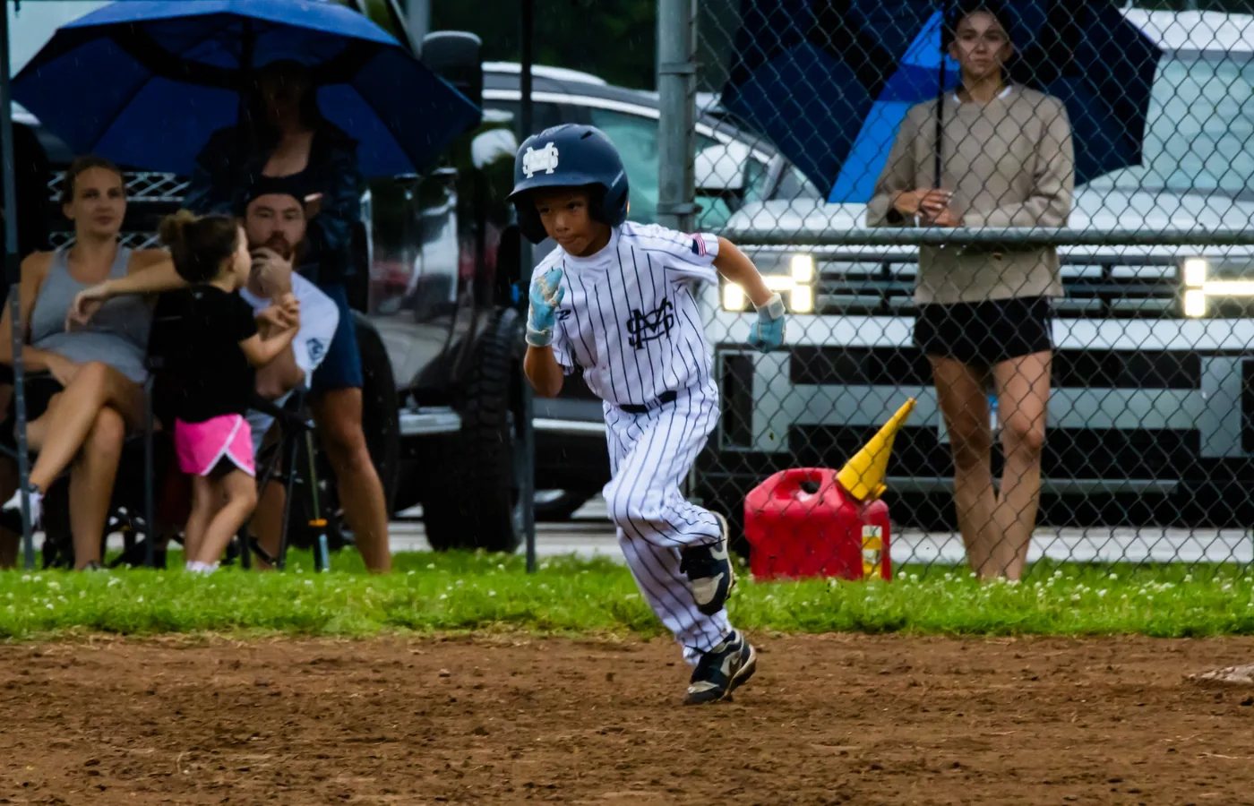 Missouri Steel player running the bases